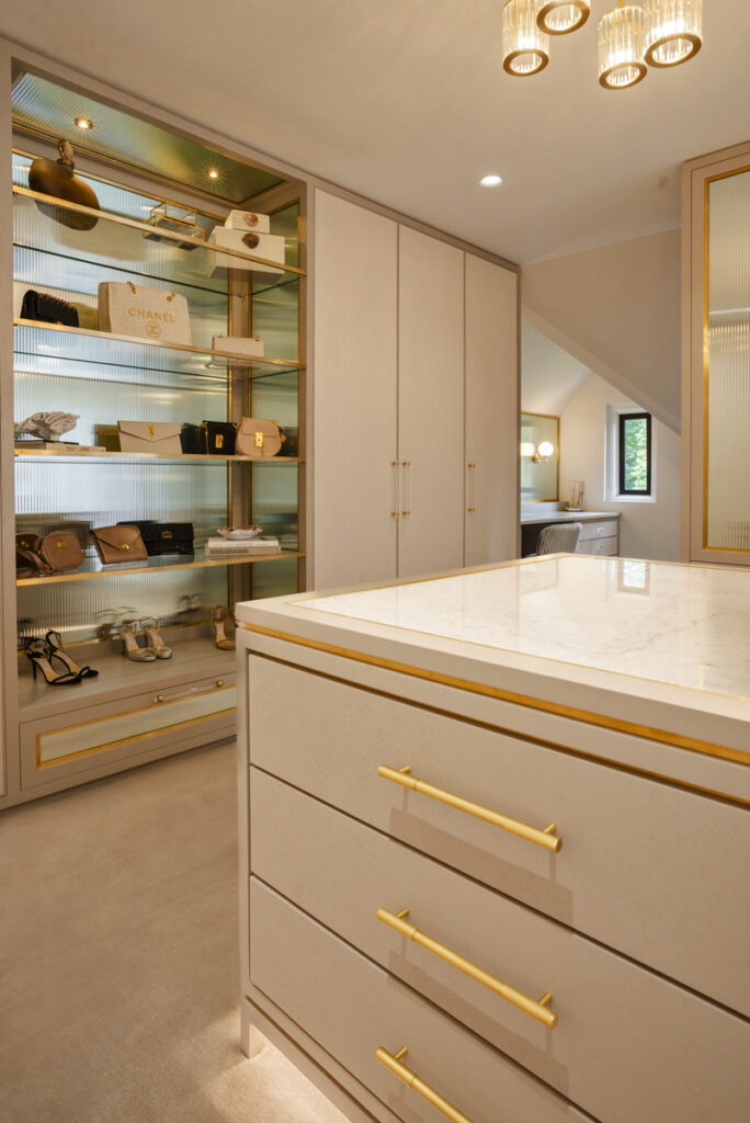 High-end interior photography for architects, designers, and developers. Capturing refined spaces with clarity, elegance, and atmosphere.